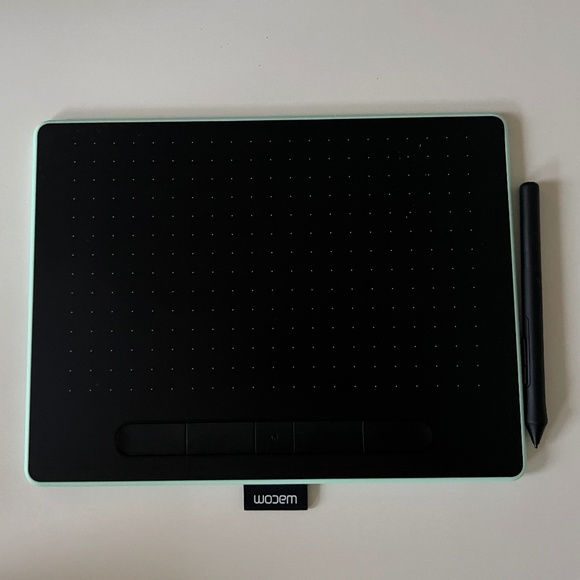 Wacom Intuos Creative Pen Tablet with Bluetooth (Medium, Green)